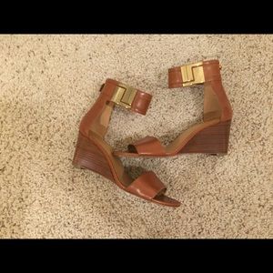 Nine West brown wedge / sandal Size 8. Low heel